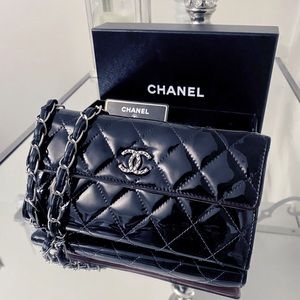 COPY - 🔥Chanel quilted patent leather long WOC🔥